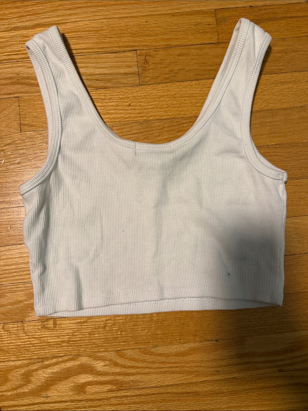 White Ribbed V-Neck Crop Tank Top - Picture 3 of 3